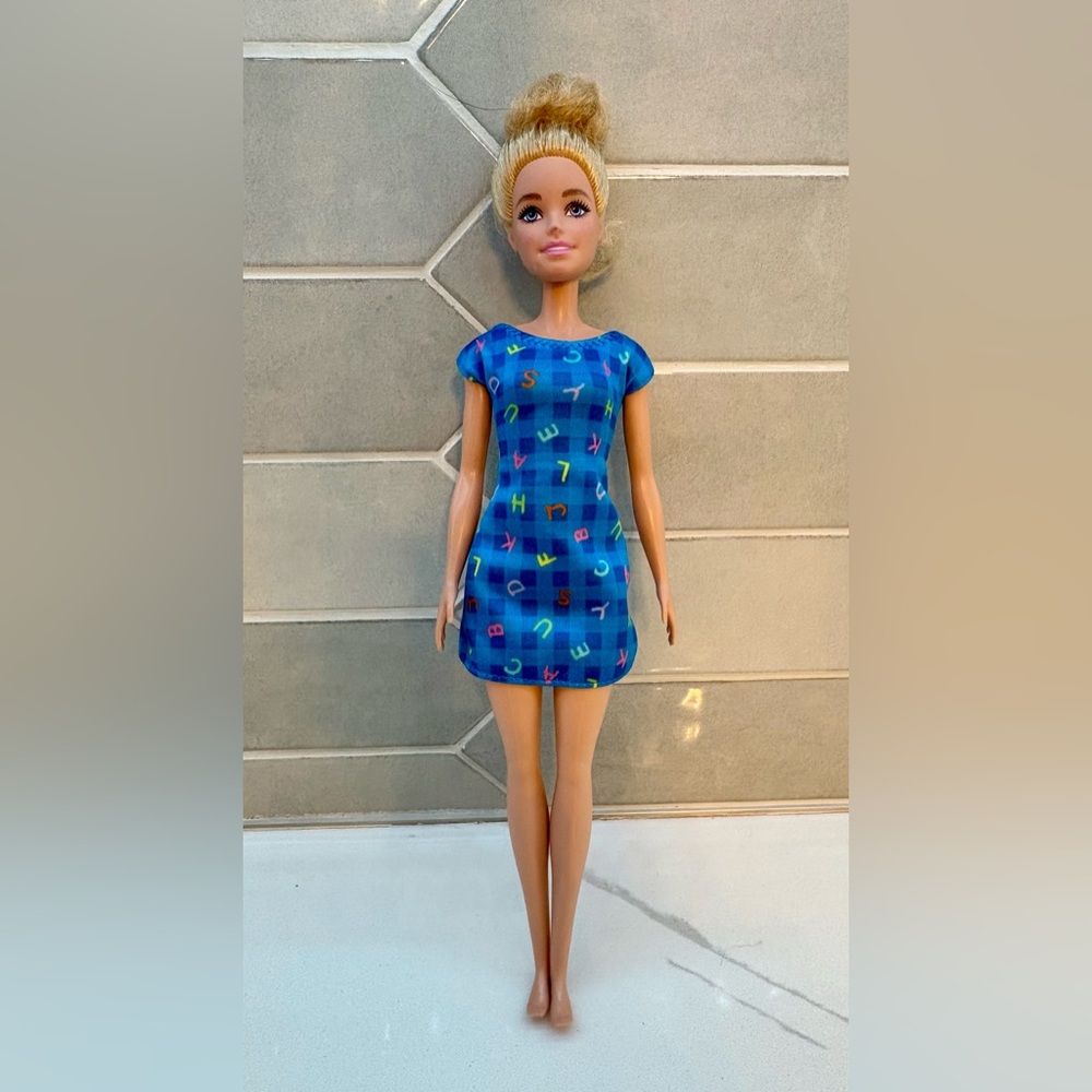 2013 Teacher Barbie Doll Short Blonde Wavy Curly Hair Updo Alphabet Dress Set
